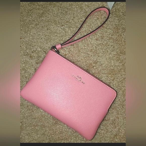 Coach Cute Bubblegum pink, Genuine Leather Wristlet Wallet ~ never used - Picture 1 of 4